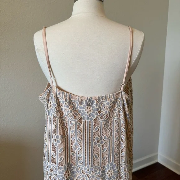 Elegant Lace Maxi Dress - Picture 7 of 10